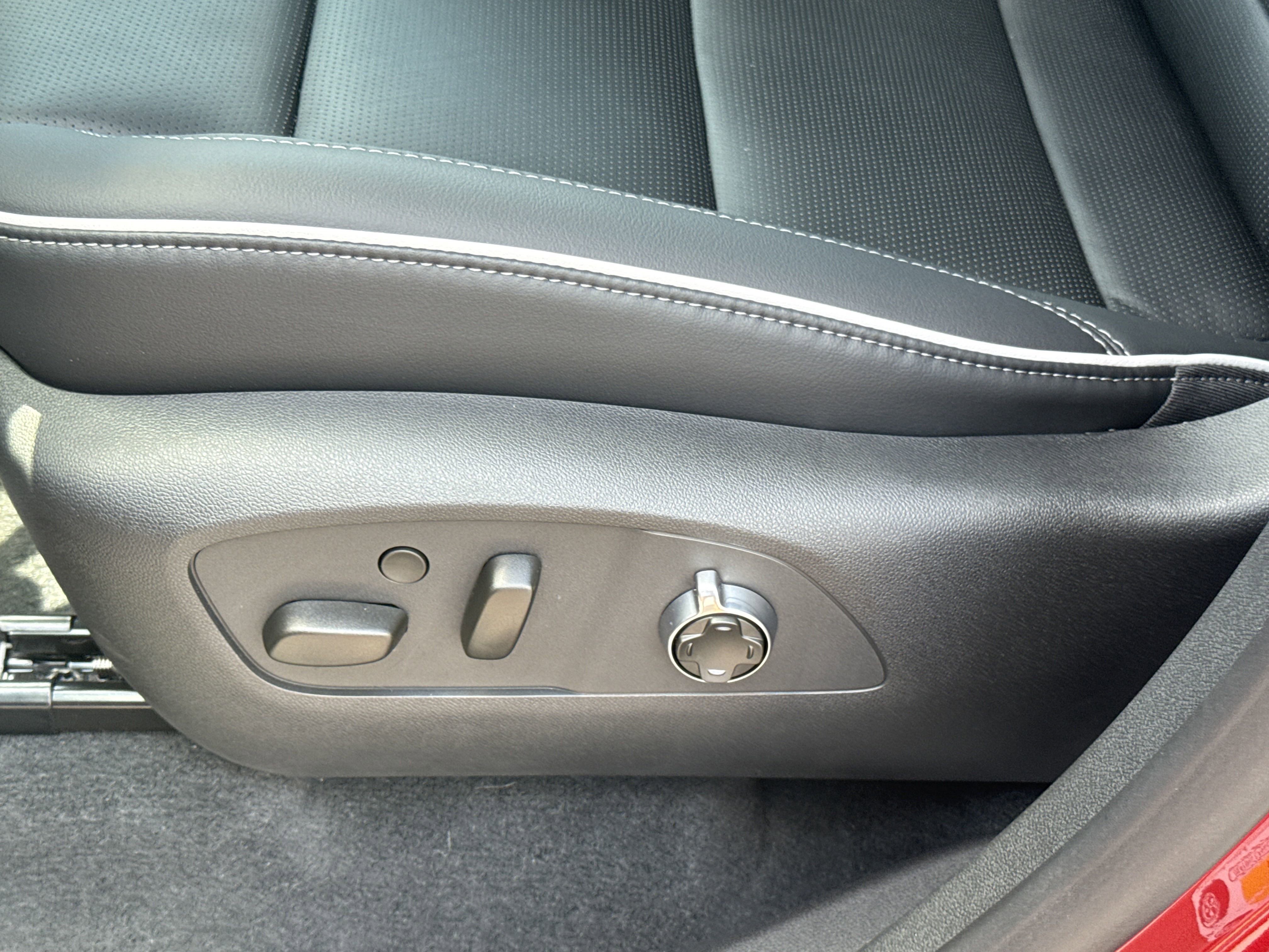 2025 Buick Enclave Avenir photo 10