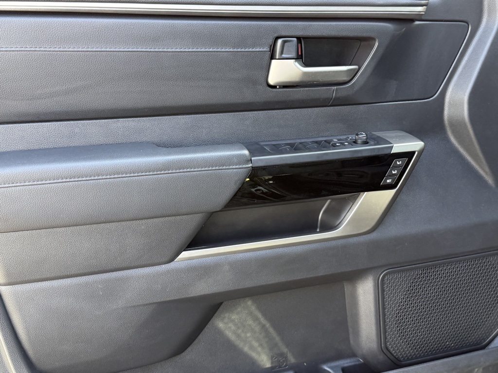 2025 Toyota Tundra Limited photo 14