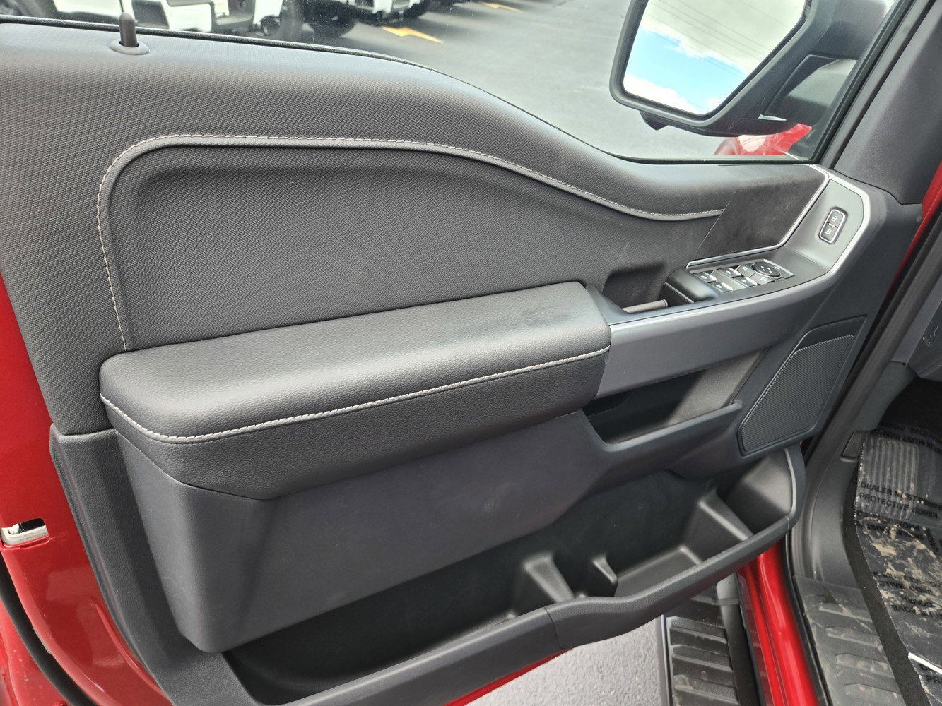 2025 Ford F-150 XLT photo 22