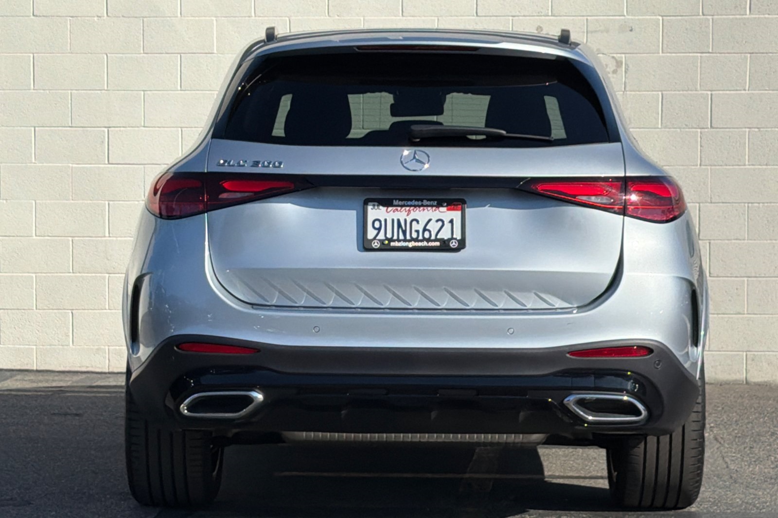 2025 Mercedes Benz GLC 300 photo 4