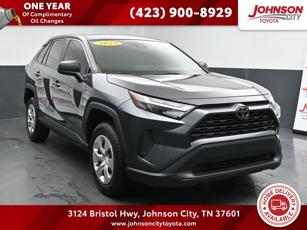 2023 Toyota RAV4 LE's photo