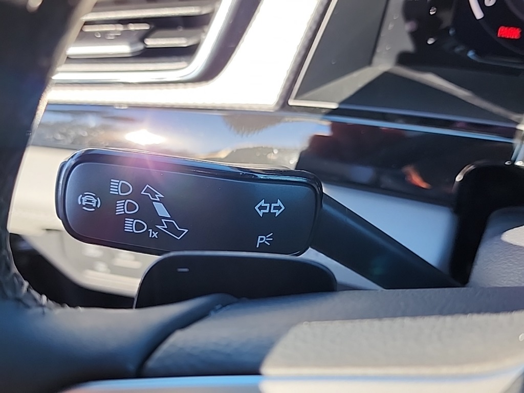 2025 Volkswagen Atlas Peak Edition SE photo 17