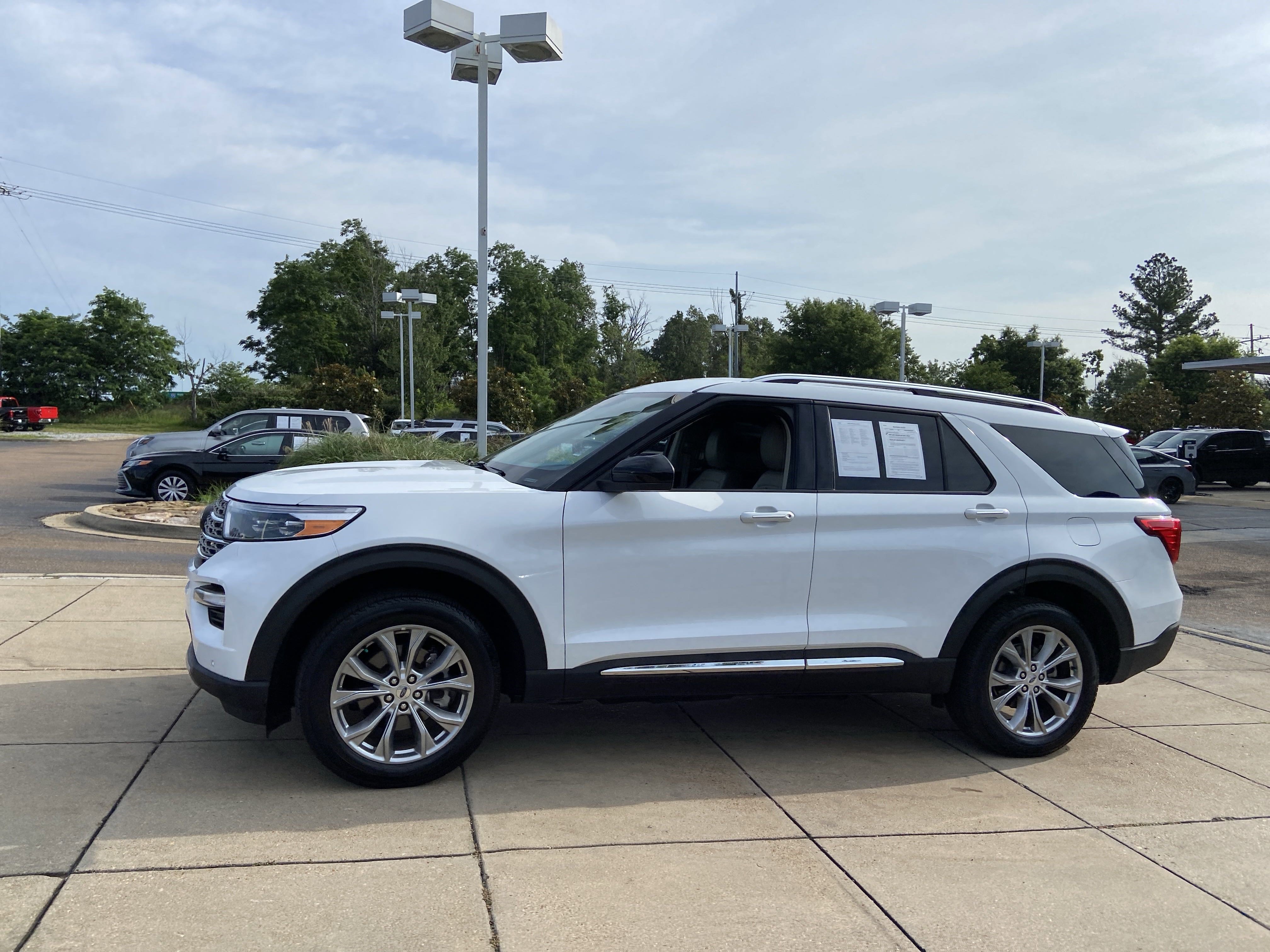 2023 Ford Explorer Limited photo 3