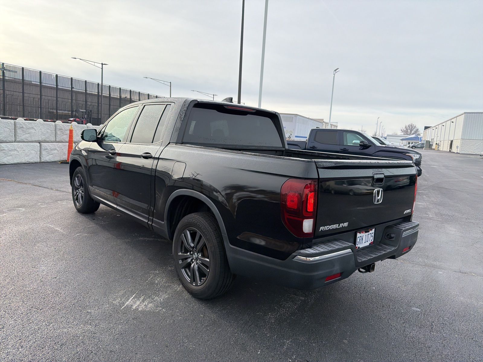 2019 Honda Ridgeline Sport photo 2
