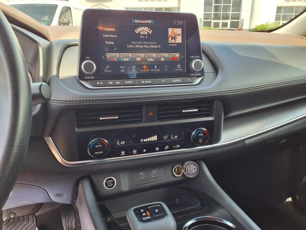 2023 Nissan Rogue SV photo 4