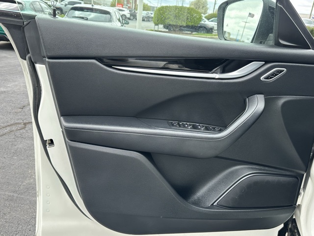 2021 Maserati Levante Base photo 14