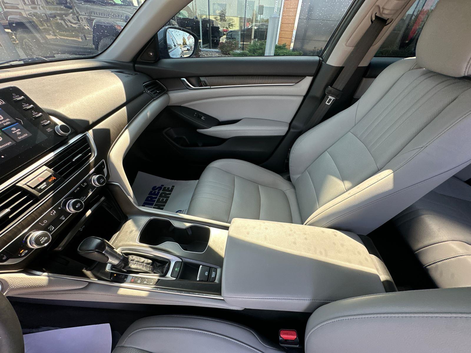 2018 Honda Accord EX-L 1.5T photo 20