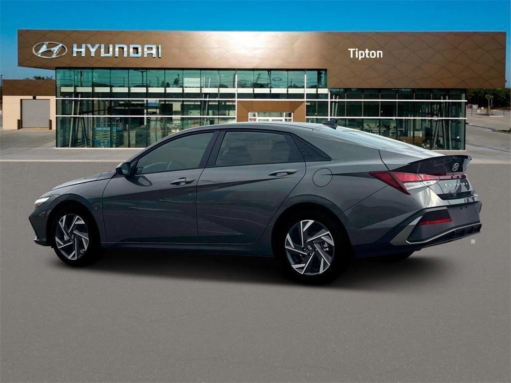 2025 Hyundai Elantra SEL Sport photo 3