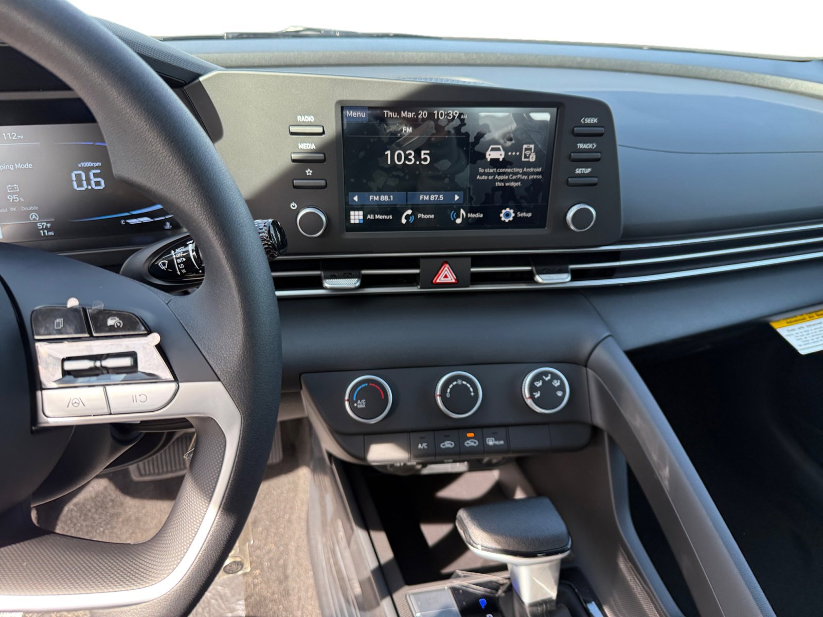 2025 Hyundai Elantra SE photo 12