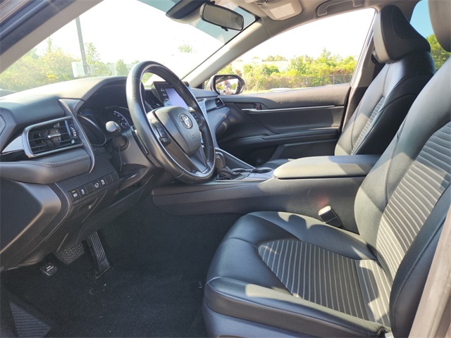 2022 Toyota Camry SE photo 10