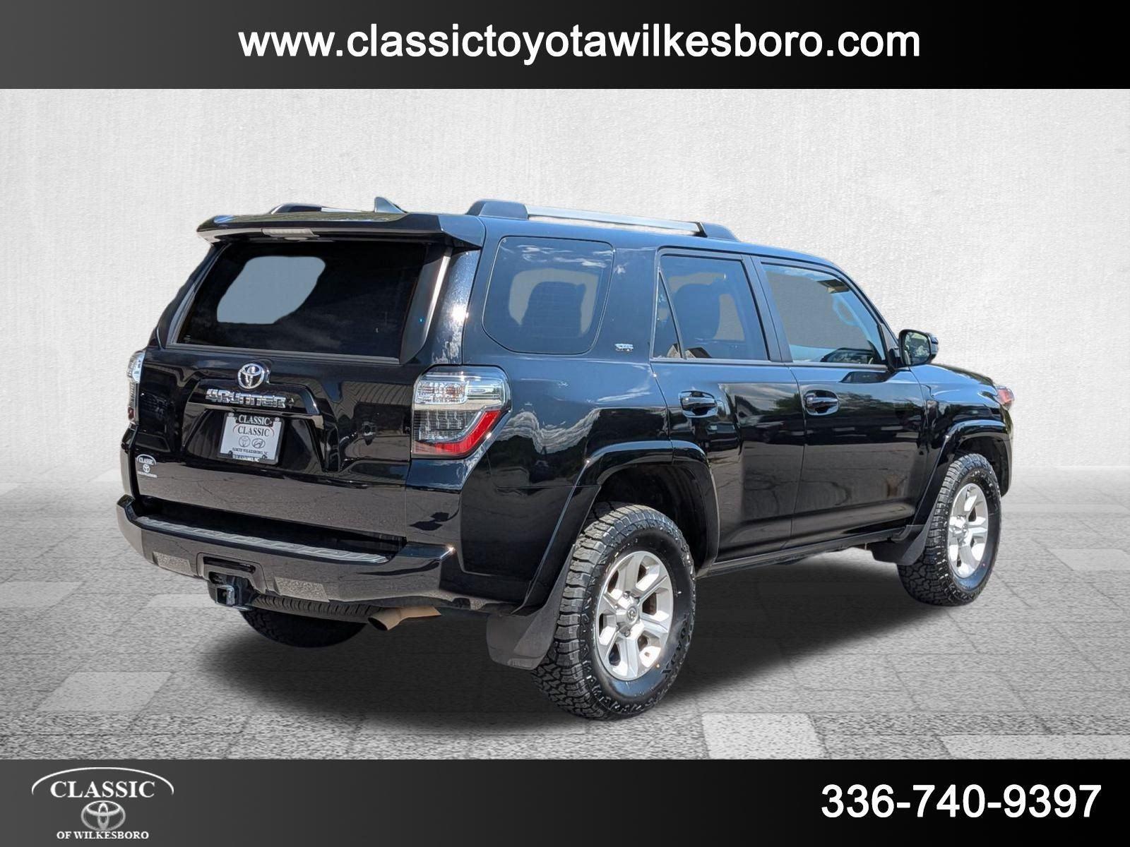 2022 Toyota 4Runner SR5 photo 4