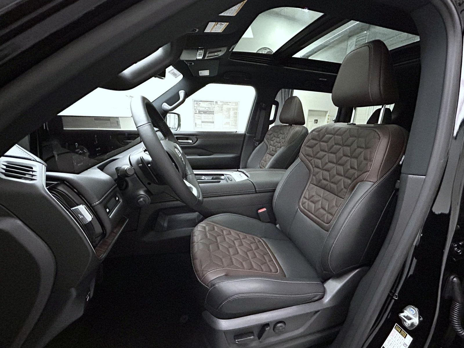 2026 Nissan Armada Platinum photo 10