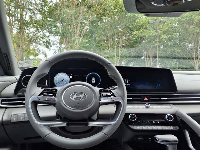 2025 Hyundai Elantra SEL Convenience photo 11