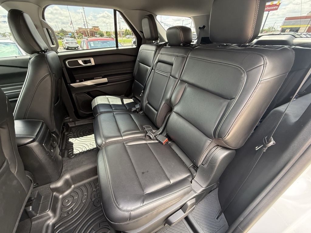 2023 Ford Explorer XLT photo 8
