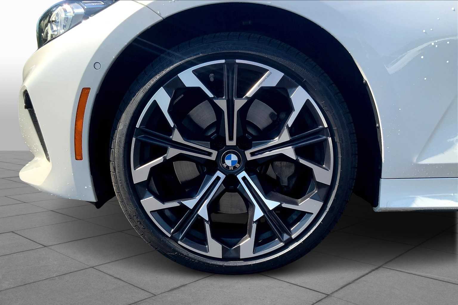 2025 Bmw 330i photo 9
