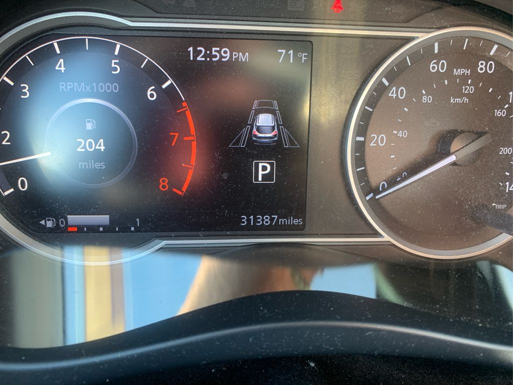 2020 Nissan Kicks SR photo 18