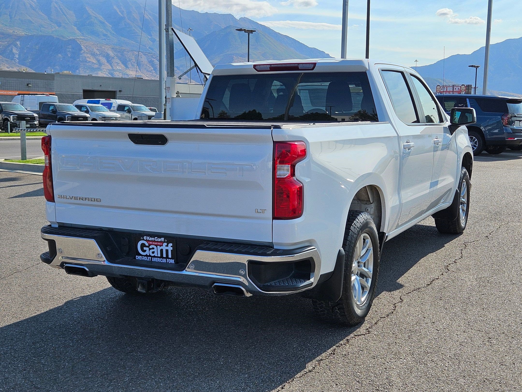 2022 Chevrolet Silverado 1500 LT photo 2