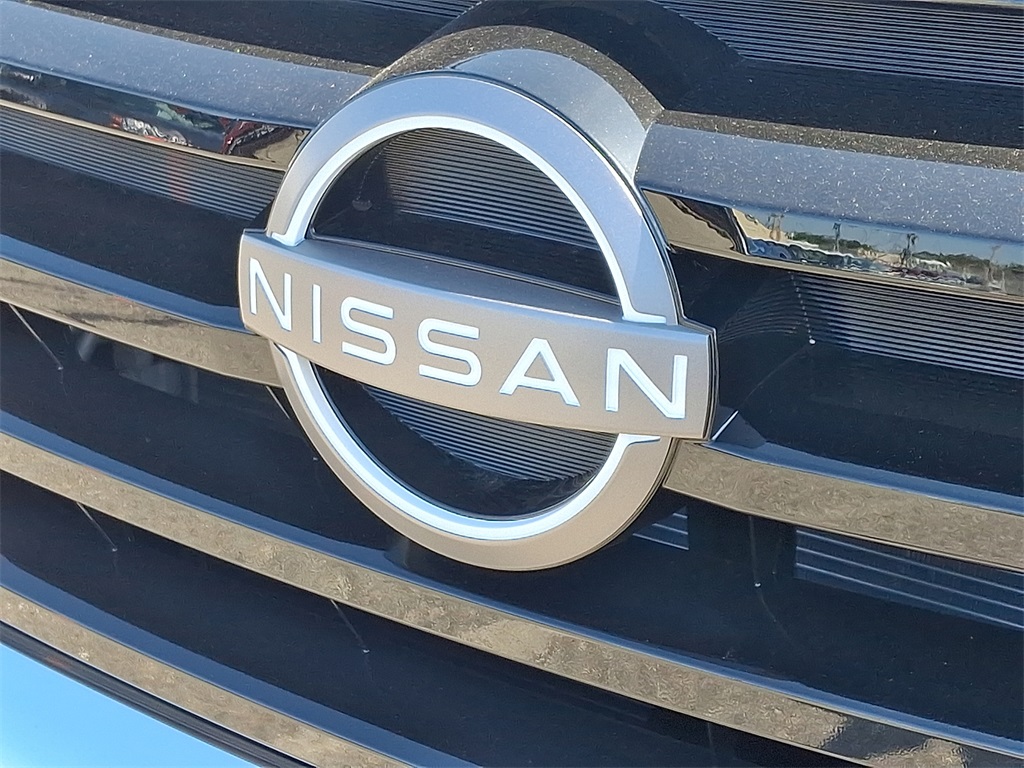 2026 Nissan Rogue SV photo 5