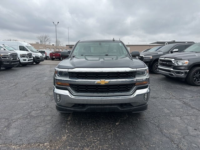 2018 Chevrolet Silverado 1500 LT photo 3