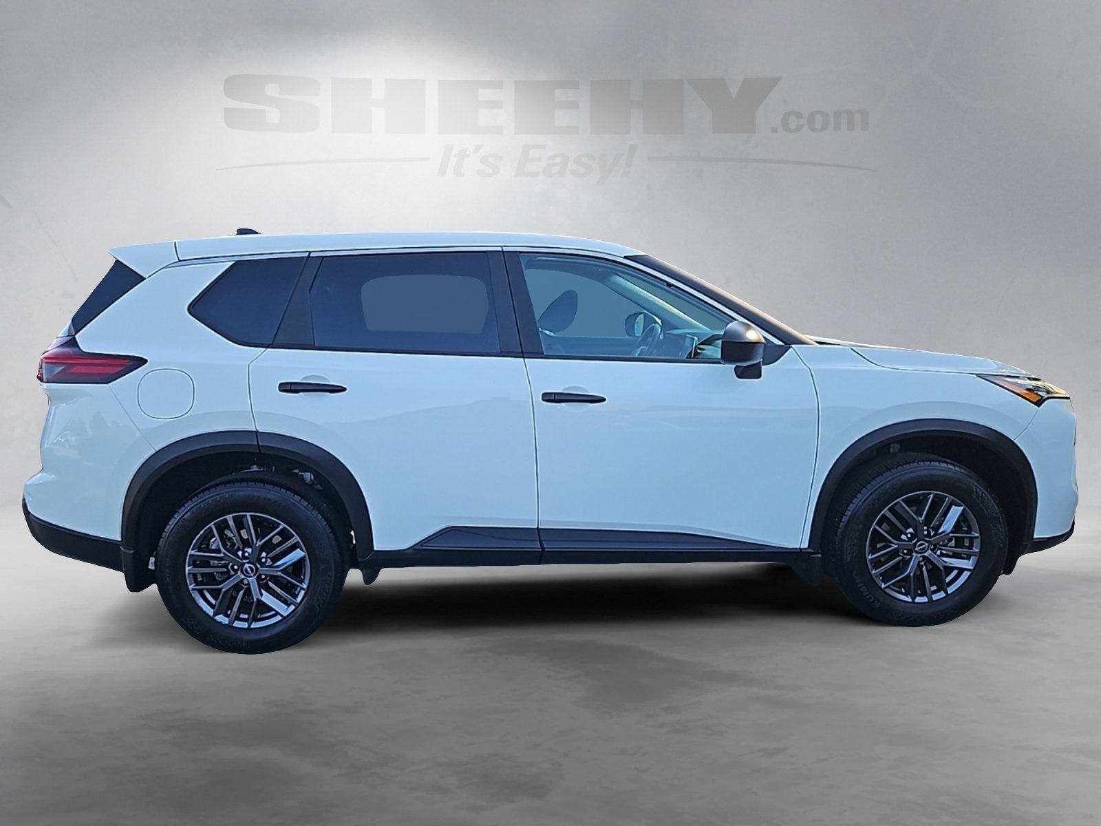 2024 Nissan Rogue S photo 4