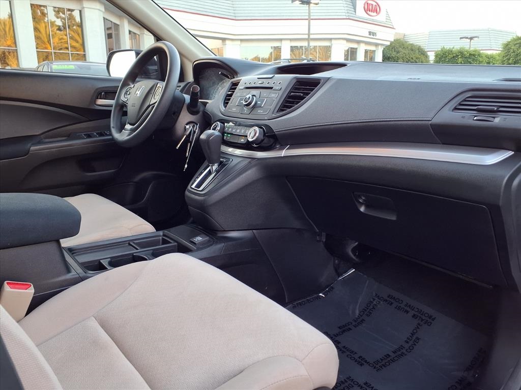 2015 Honda CR-V LX photo 14