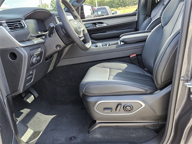 2025 Jeep Wagoneer Series II Overland photo 6