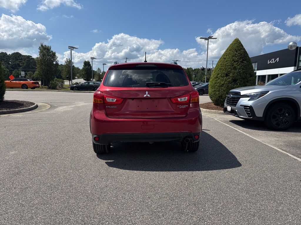 2015 Mitsubishi Outlander Sport SE photo 2