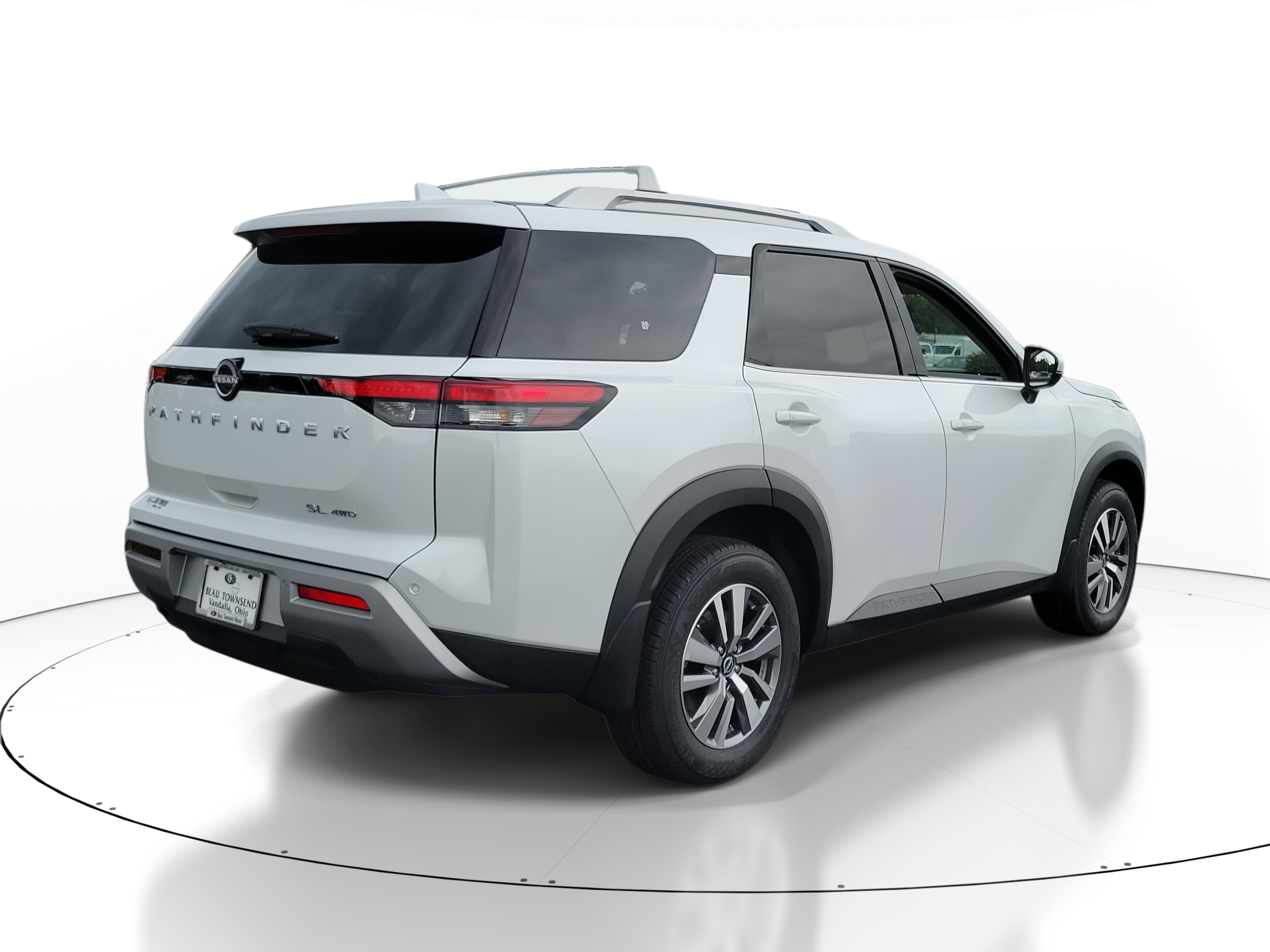 2025 Nissan Pathfinder SL photo 4