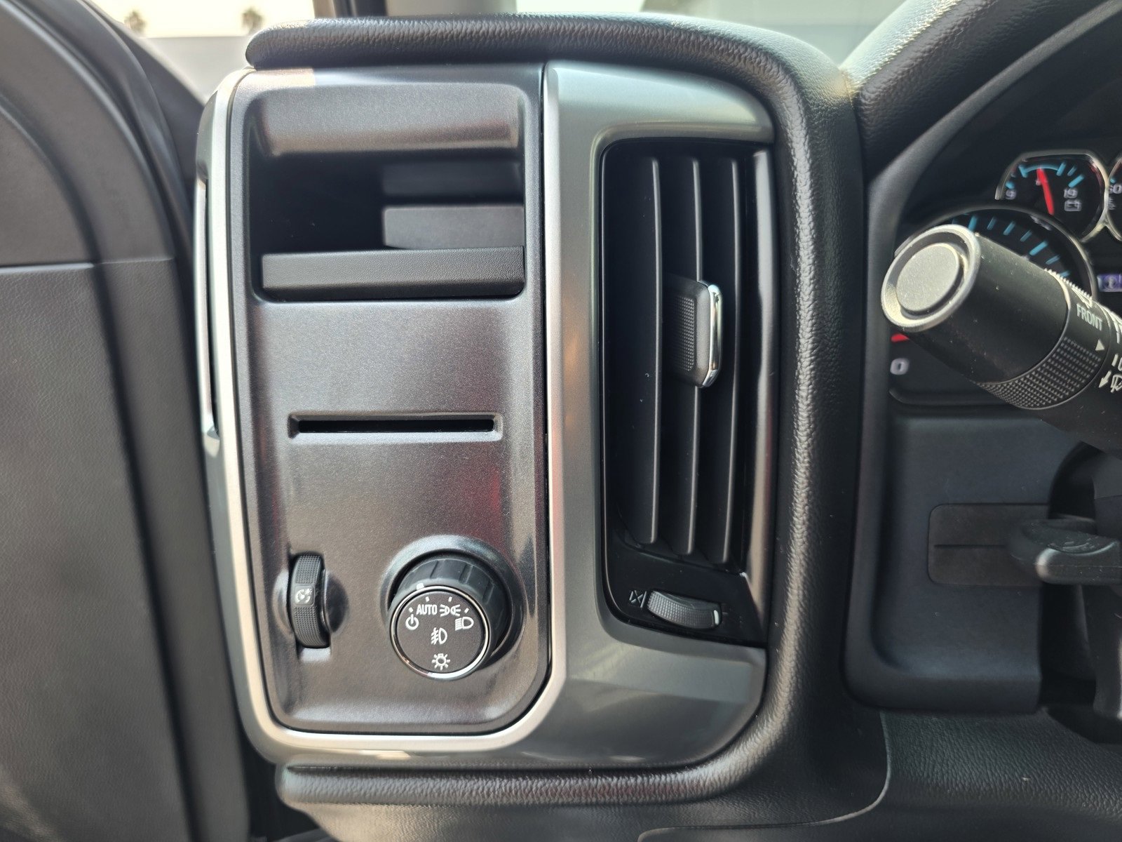 2017 Chevrolet Silverado 1500 LT photo 31
