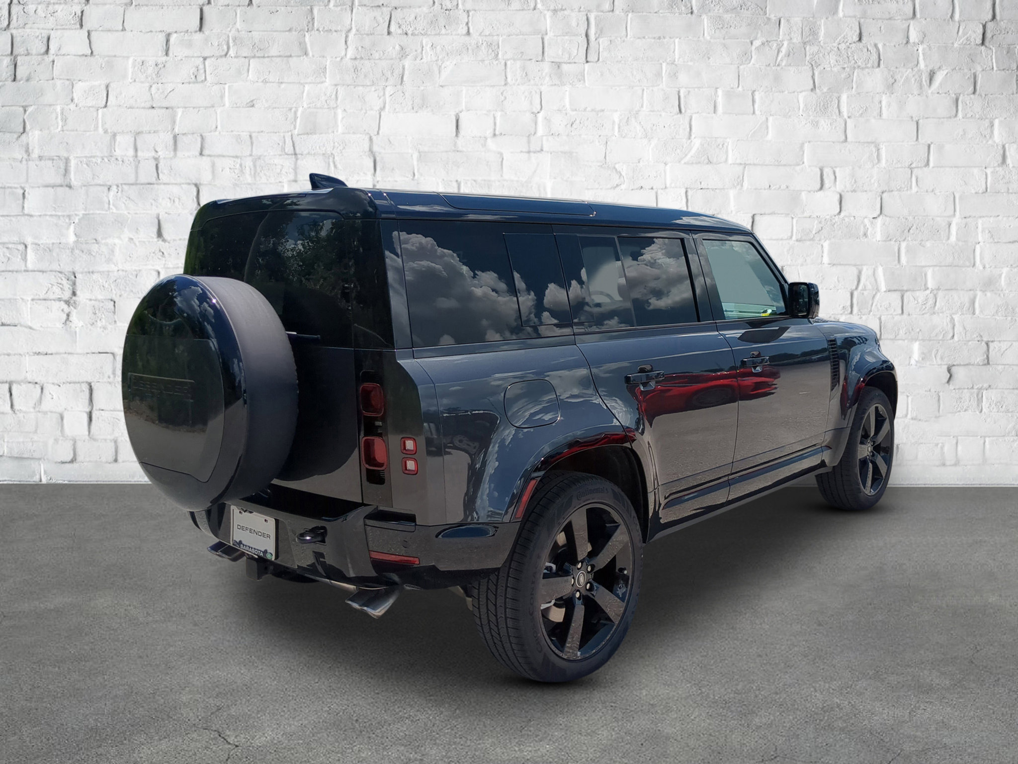 2025 Land Rover Defender 110 X-Dynamic SE photo 6