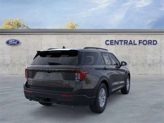 2025 Ford Explorer photo 4
