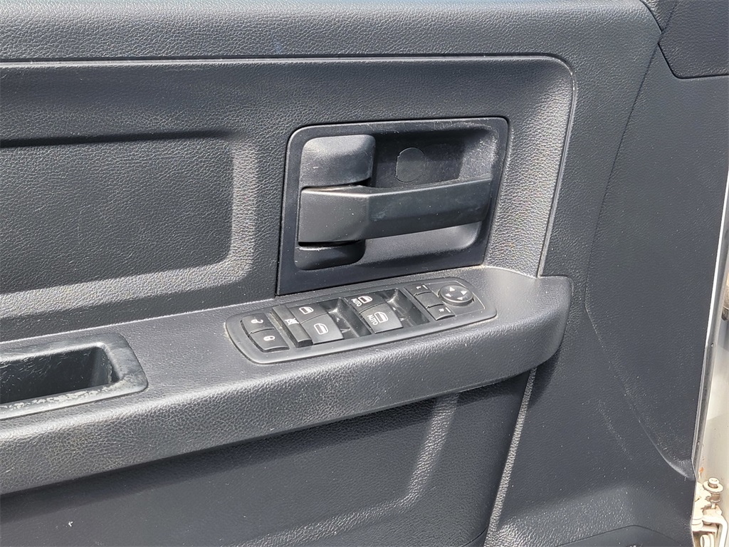 2016 Ram 1500 Express photo 15