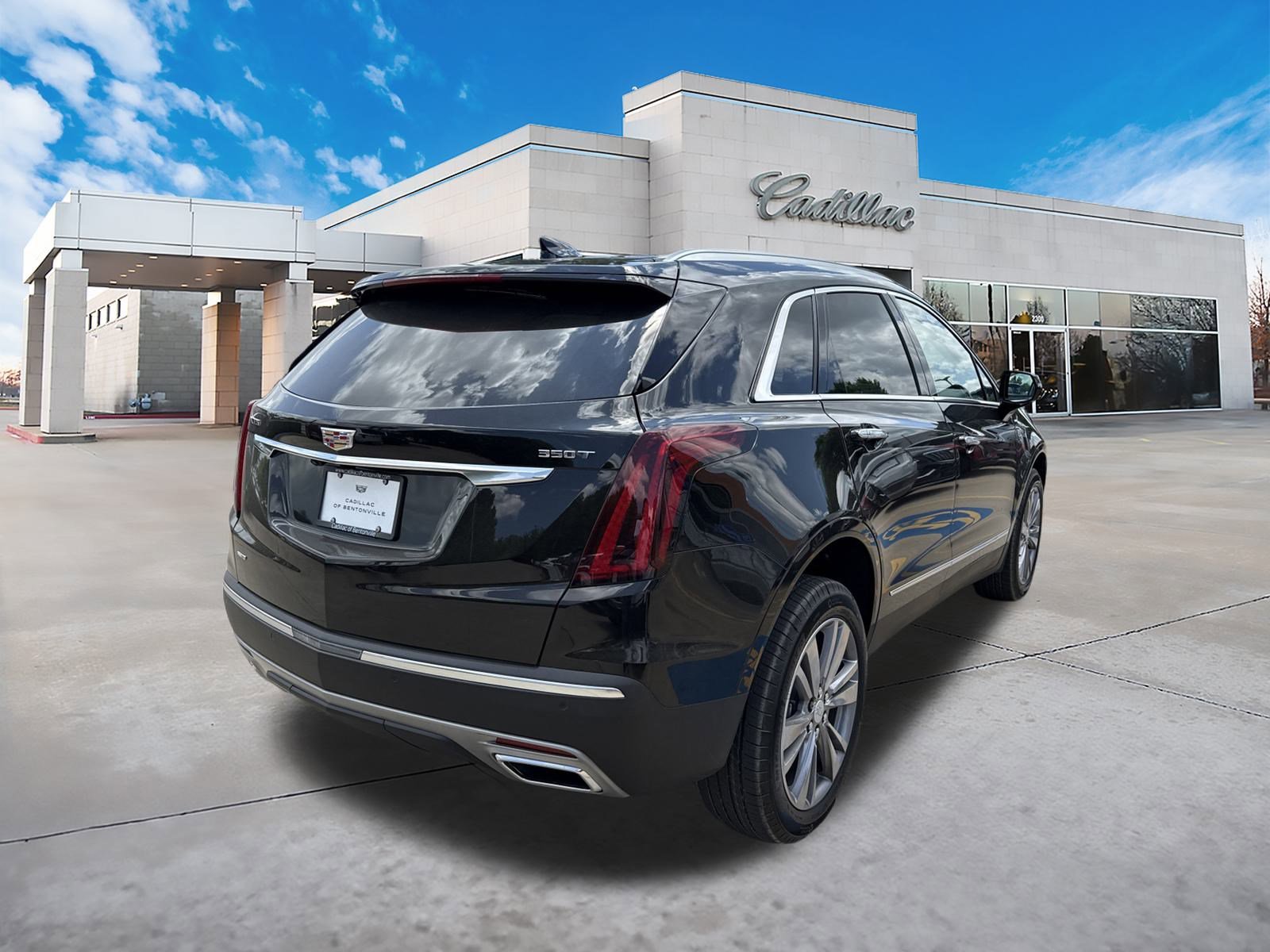 2025 Cadillac XT5 Premium Luxury photo 3