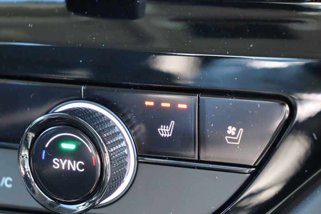 2025 Honda Accord Hybrid Touring photo 23