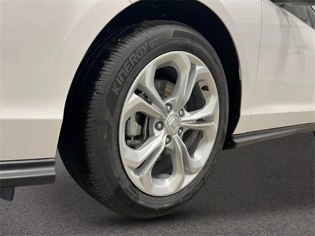 2025 Honda Accord LX photo 8