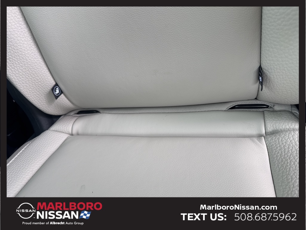 2025 Nissan Pathfinder SL photo 13