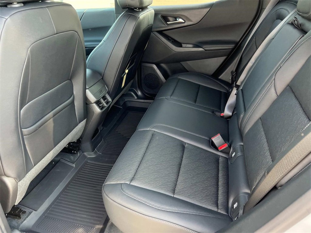 2026 Chevrolet Equinox LT photo 9
