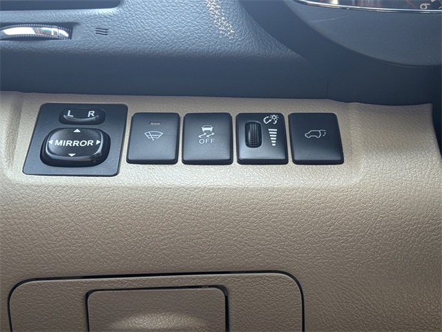 2011 Toyota Highlander Limited photo 17