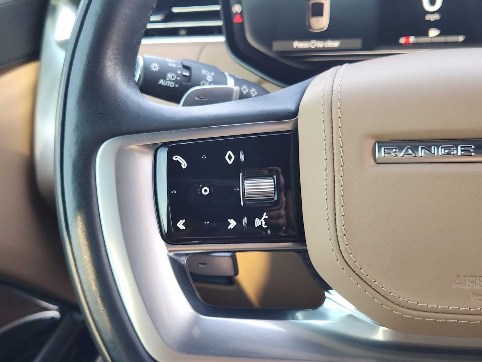 2023 Land Rover Range Rover SE photo 29