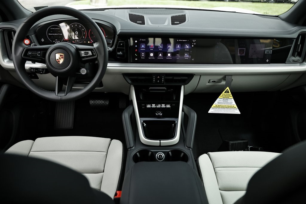 2026 Porsche Cayenne photo 29