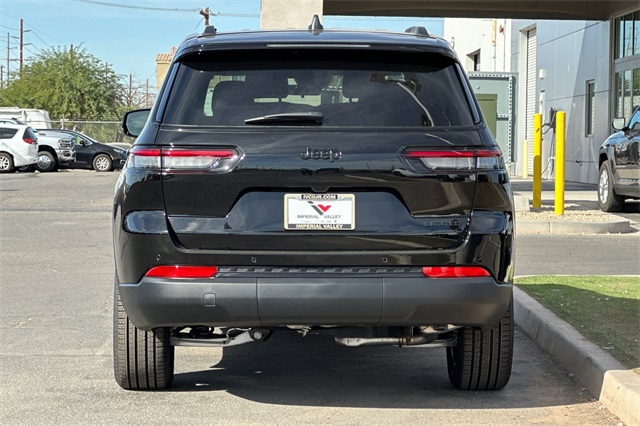 2025 Jeep Grand Cherokee Limited photo 4