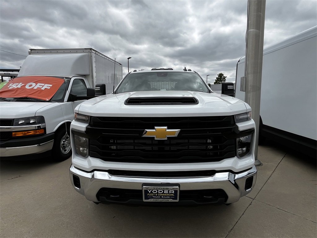 2025 Chevrolet Silverado 3500HD Work Truck photo 2