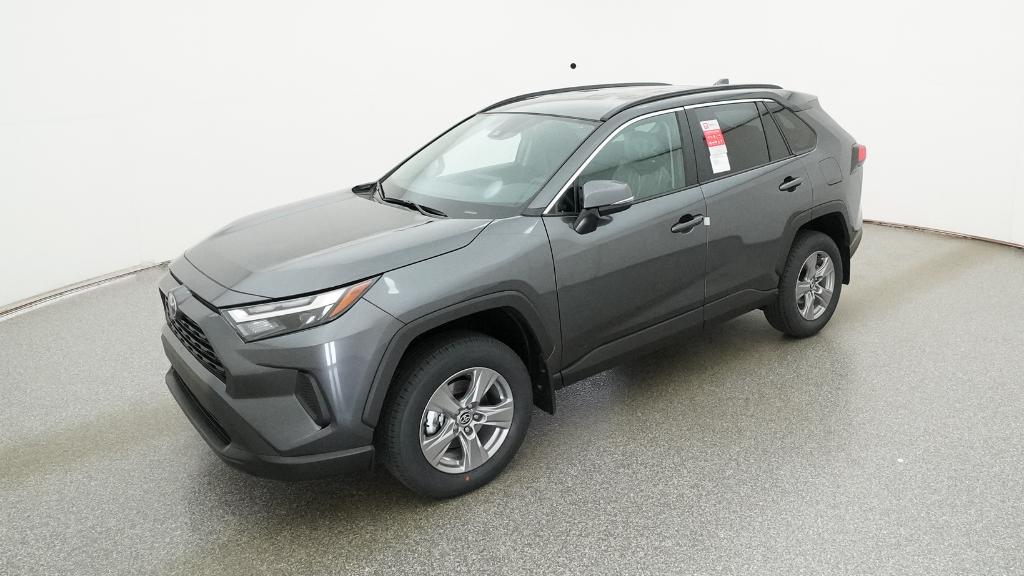 2025 Toyota RAV4 XLE's photo