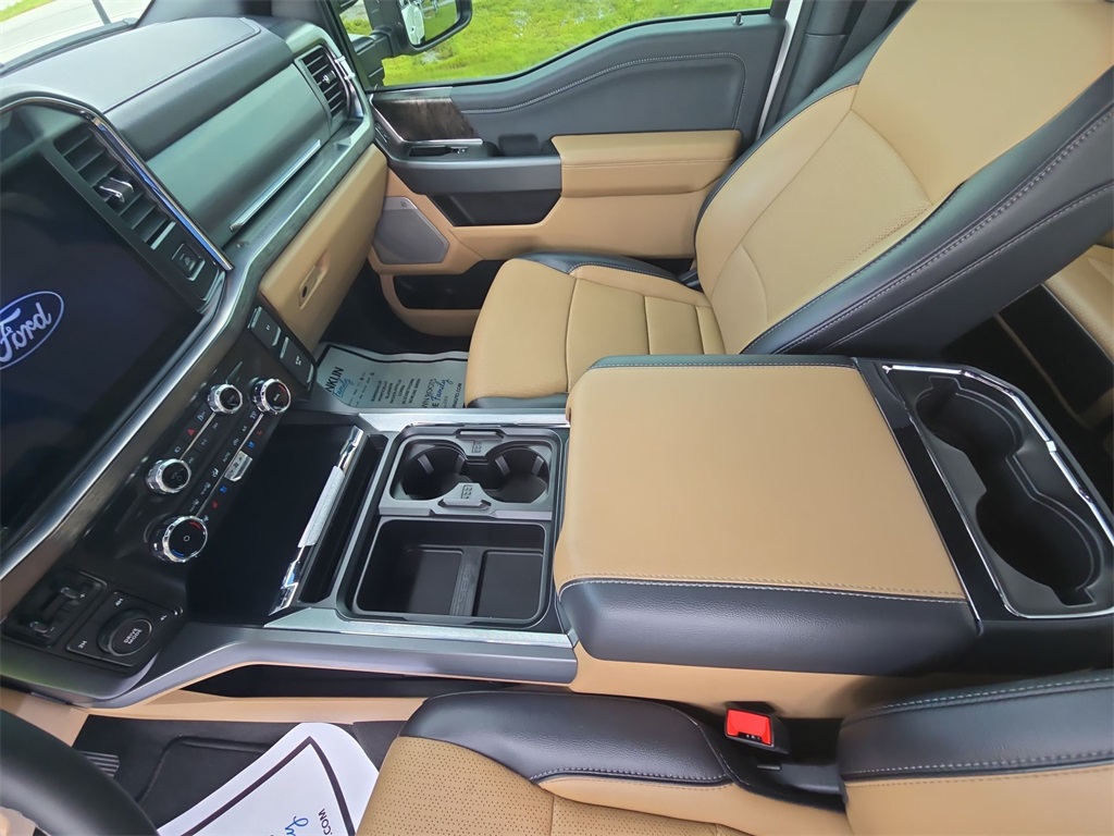 2025 Ford F-350 Lariat photo 14