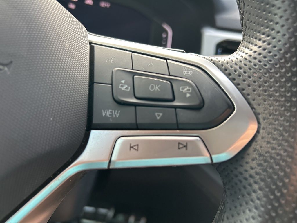 2022 Volkswagen Atlas Cross Sport V6 SEL Premium R-Line photo 22