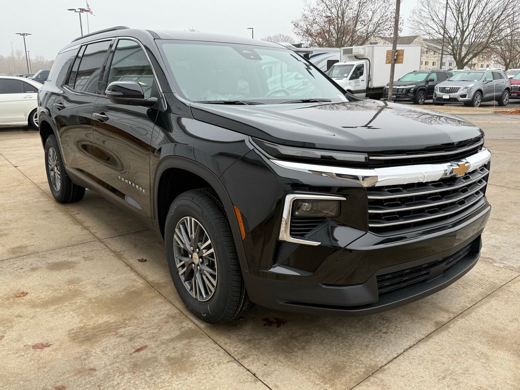 2026 Chevrolet Traverse LT's photo