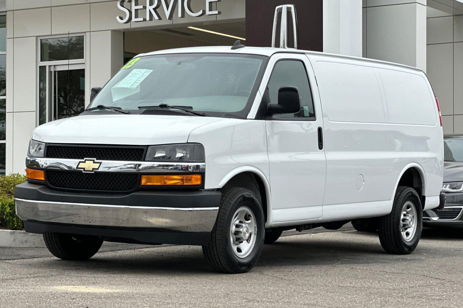 2023 Chevrolet Express 2500 Work Cargo Van photo 7