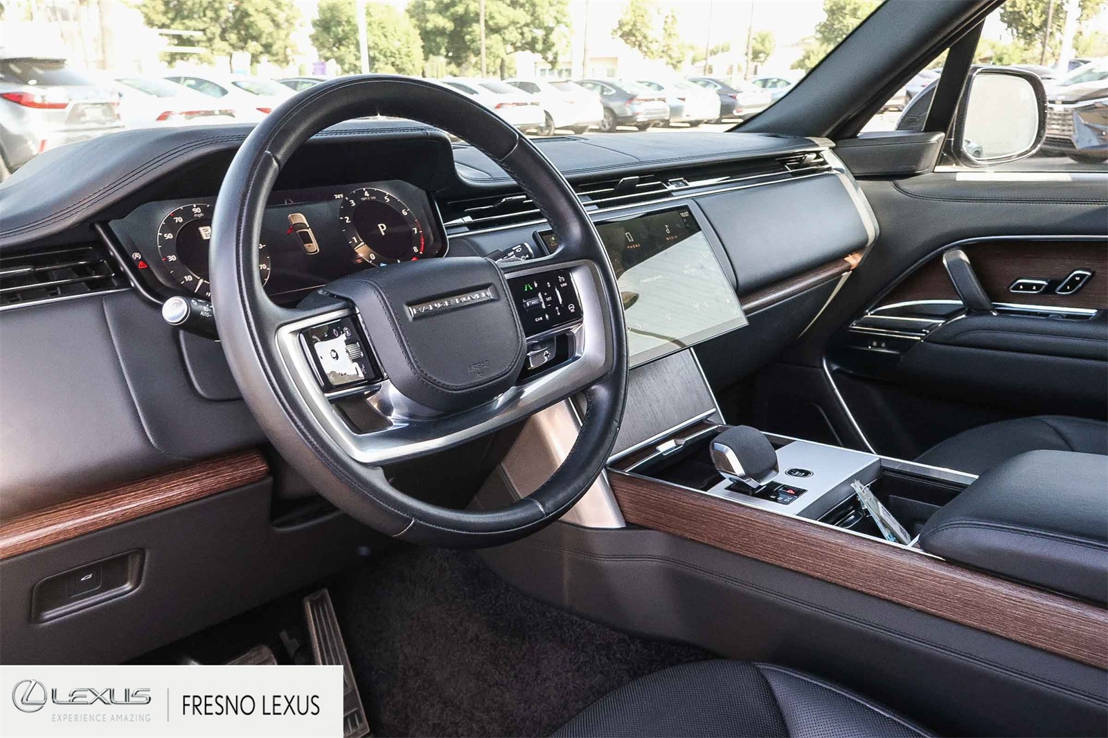 2024 Land Rover Range Rover SE photo 18