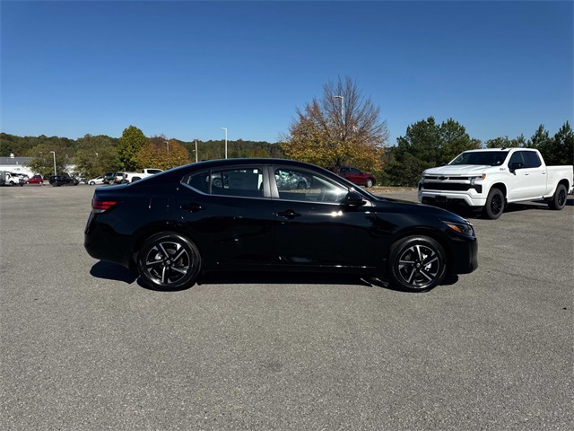 2025 Nissan Sentra SV photo 3