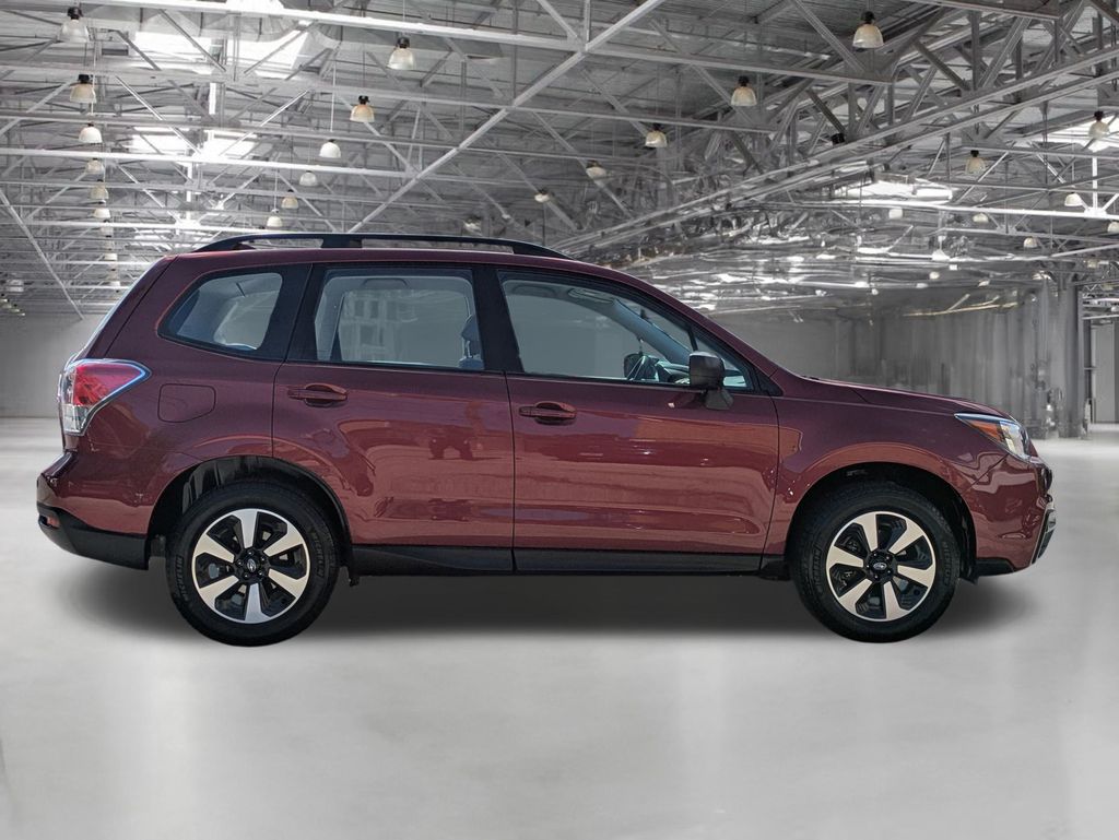 2017 Subaru Forester 2.5i photo 3